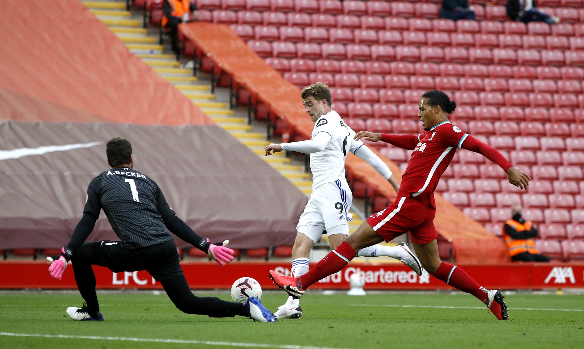 凭借科技的 凭借科技的